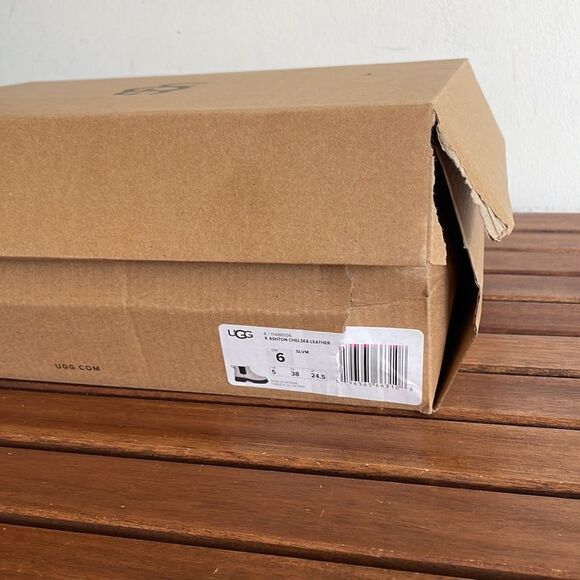 UGG Kids' Ashton Chelsea Leather Boots Silver USA Big Kid 6Y/UK5/EU38(BOX CRUSH) - Picture 15 of 15